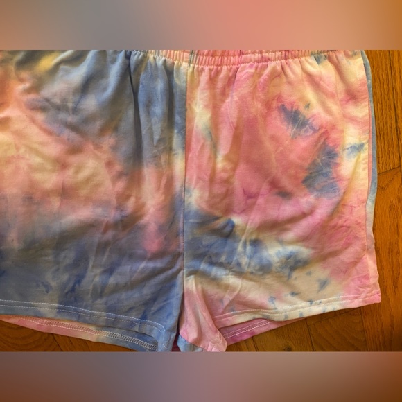 Tie-dye women’s set tank top and shorts - Picture 5 of 15